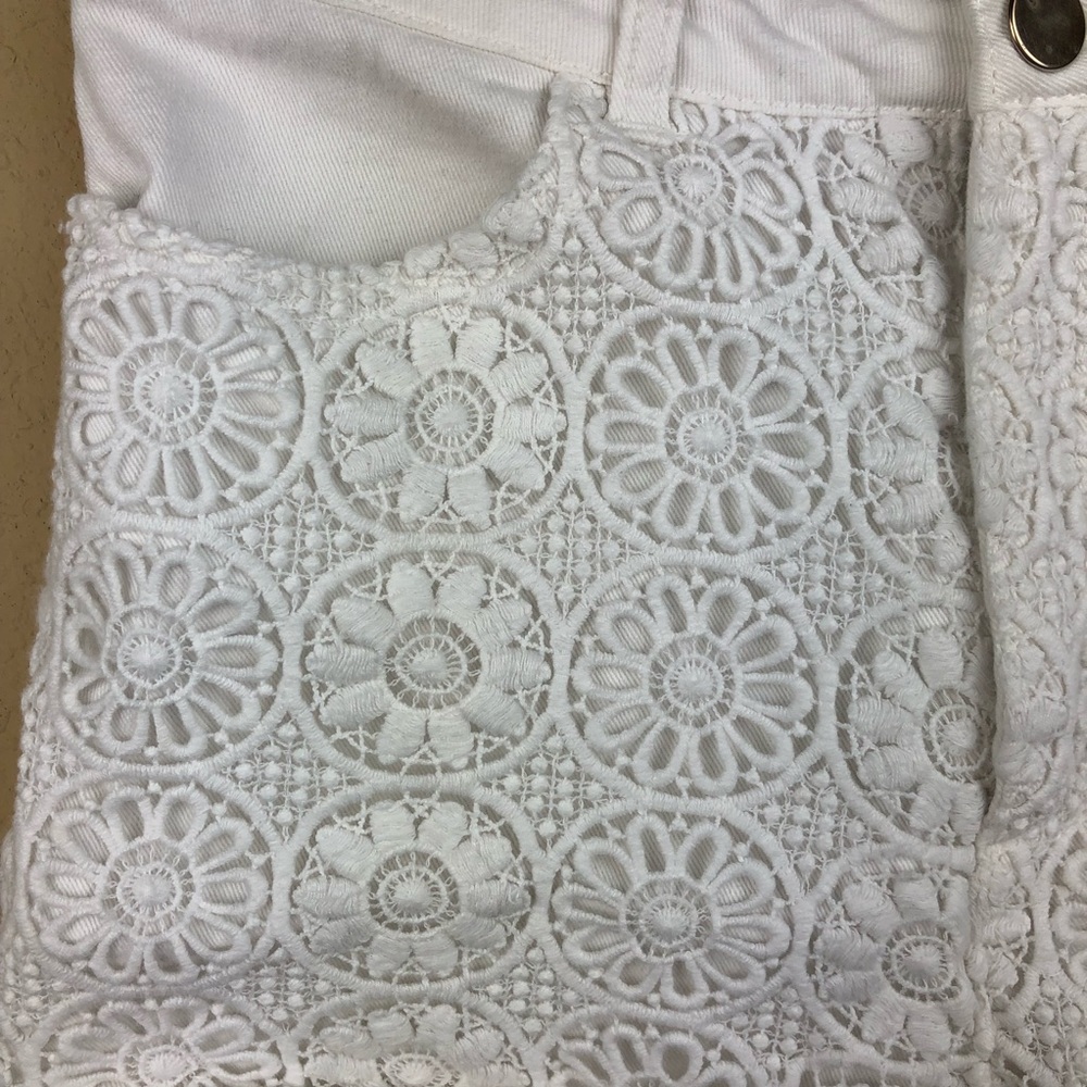 H&M Womens Shorts, White Lace Size 10 - Picture 4 of 8